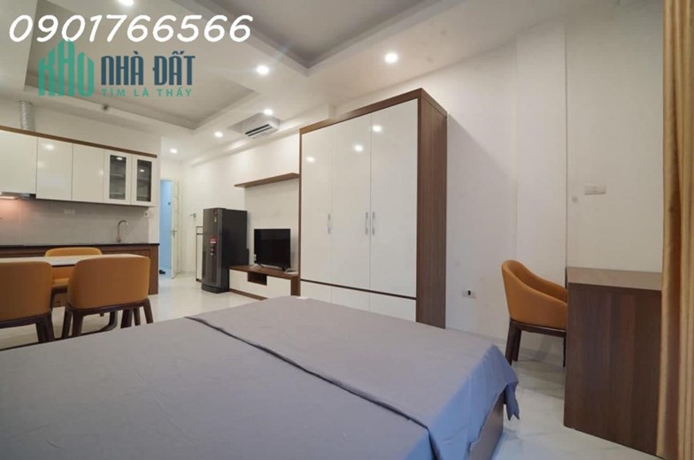 Bán nhà Phân Lô Vip, Phố Nguyên Hồng, Quận Đống Đa, 84m x 8T, Giá 28.6 tỷ.