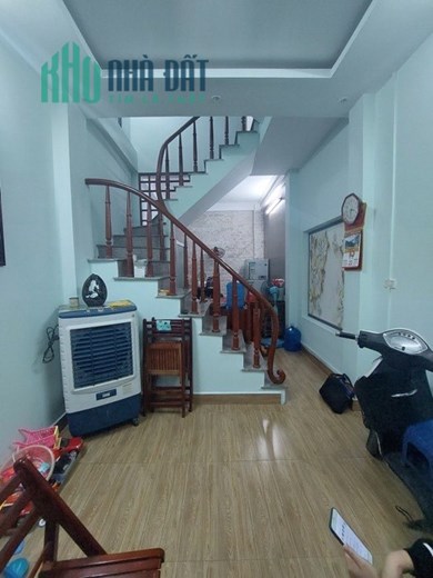 Nhà Bạch Mai, trung tâm Hai Bà Trưng 43m2 4T giá cực ngon chỉ 3 tỷ7