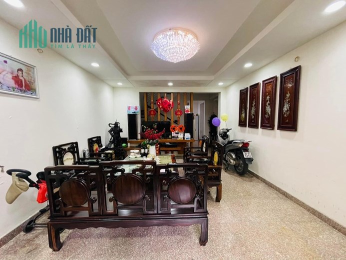 GIẢM SÂU bán gấp nhà Hoàng Đạo Thành ô tô tránh, kinh doanh, MT6m, 8.45 tỷ