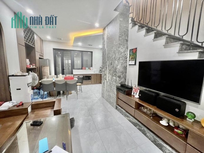 BIỆT THỰ LIỀN KỀ - PHÂN LÔ - Ô TÔ CHẠY VÒNG QUANH - TẶNG FULL NỘI THẤT - THOÁNG TRƯỚC SAU - AN NINH