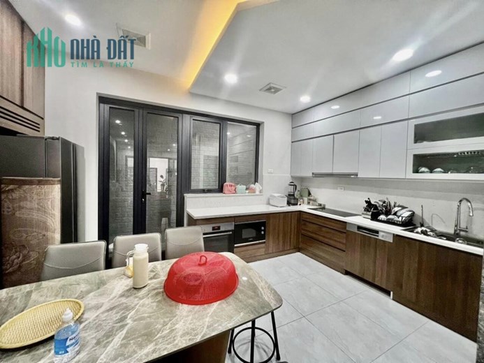 BIỆT THỰ LIỀN KỀ - PHÂN LÔ - Ô TÔ CHẠY VÒNG QUANH - TẶNG FULL NỘI THẤT - THOÁNG TRƯỚC SAU - AN NINH