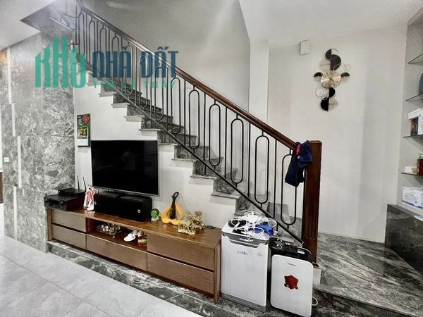 BIỆT THỰ LIỀN KỀ - PHÂN LÔ - Ô TÔ CHẠY VÒNG QUANH - TẶNG FULL NỘI THẤT - THOÁNG TRƯỚC SAU - AN NINH