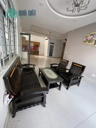 BÁN NHÀ Mặt tiền Quận 7_ Ngang 11m, 3 Tầng _ GIÁ CỰC RẺ 17,x Tỷ
