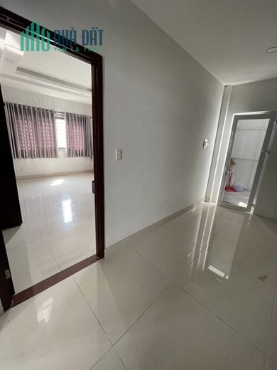 BÁN NHÀ Mặt tiền Quận 7_ Ngang 11m, 3 Tầng _ GIÁ CỰC RẺ 17,x Tỷ
