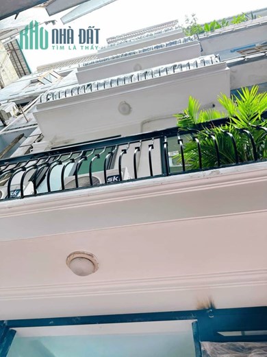 Bán nhà dân xây phố Đỗ Đức Dục, 37m2, nhà có sân vườn, Nội thất nhập khẩu Châu Âu, 4 tỷ 1
