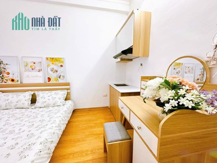 Bán nhà dân xây phố Đỗ Đức Dục, 37m2, nhà có sân vườn, Nội thất nhập khẩu Châu Âu, 4 tỷ 1
