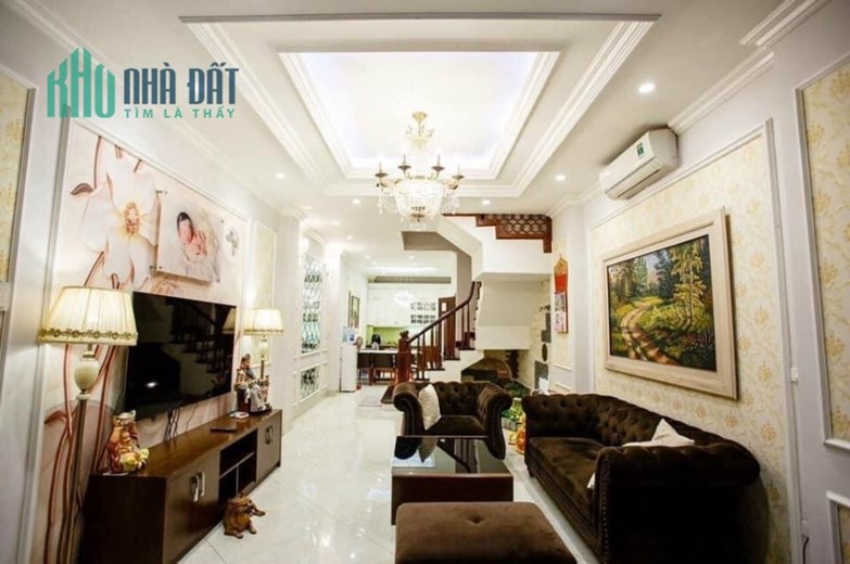 Chủ sốt bán! Nhà riêng phố Đỗ Đức Dục, 36m2, Ngõ văn minh, Nhà đẹp lung linh, 4 tỷ