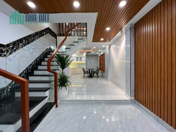 Bán nhà Trường Chinh 68 m 5 lầu 4 x 17 7.5 tỷ Phường 15 Tân Bình