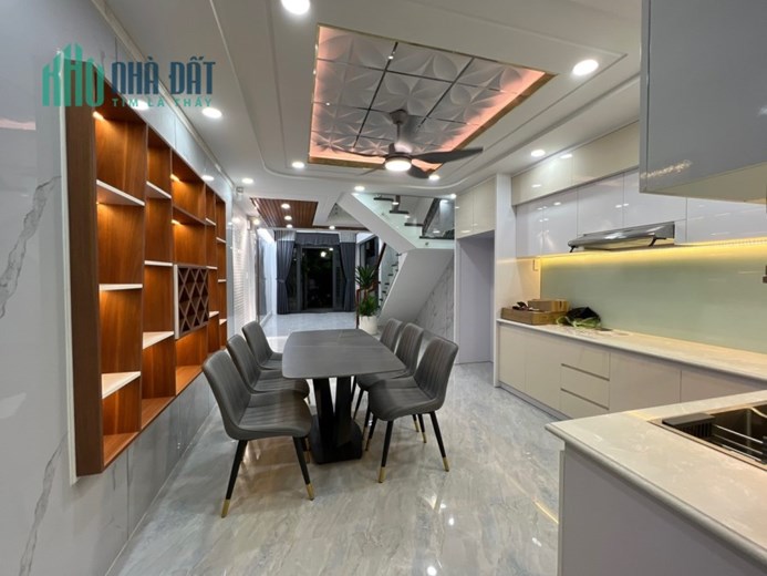 Bán nhà Trường Chinh 68 m 5 lầu 4 x 17 7.5 tỷ Phường 15 Tân Bình