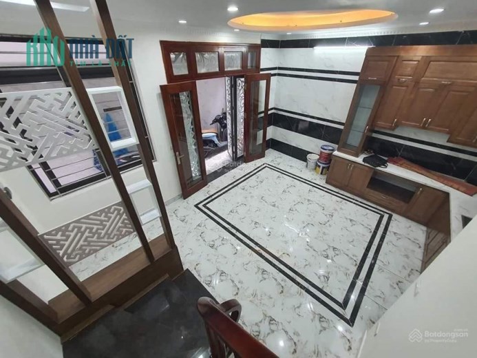 Bán NHà PHố Thái Thịnh Đống Đa 37m - 5T - MT 4.5 m - Giá 4.2 tỷ Nhà Mới ở Ngay
