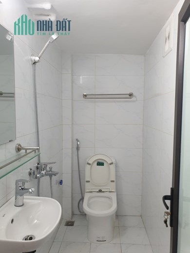 Bán nhà Đê La Thành, 4 tầng mới đẹp, ngõ rộng thông Hào Nam, 4,1 tỷ, 0968808196.