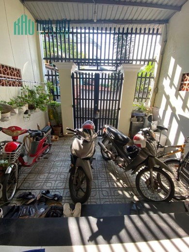 Bán Gấp Nhà Lê Văn Việt,Hiệp Phú,Quận 9 80m2 xe hơi đổ cửa chỉ nhĩnh 3 tỷ, sổ riêng