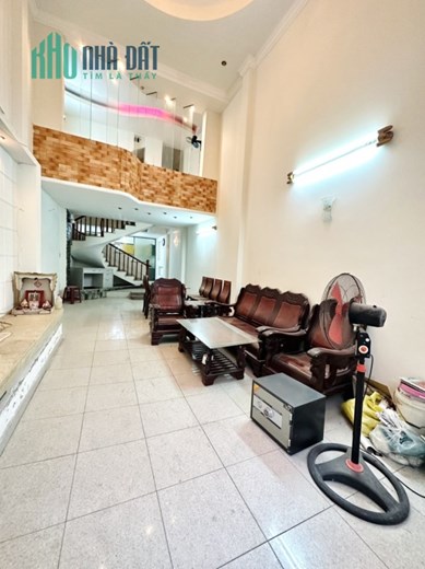 HIẾM Bình Thạnh, 89m2 5 Tầng chỉ 8.6 Tỷ, Xe hơi vô nhà, ở hoặc cho thuê CHD rất tốt