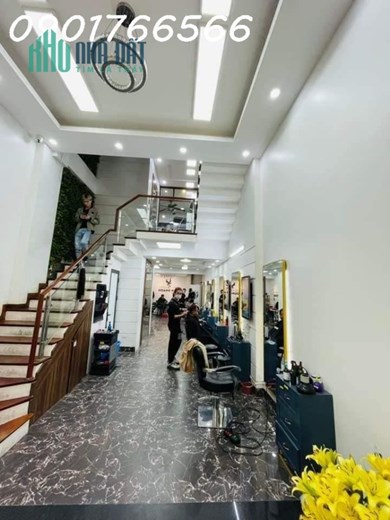 Bán Nhà Phân Lô Vip, Phố Pháo Đài Láng, Quận Đống Đa, 71m x 6T, Giá 18.8 tỷ.