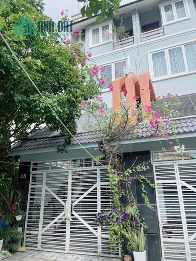 Chính chủ cần bán căn nhà 4 tầng mặt đường rộng 30m Thuộc Khu phố Tây 193 Văn cao – Hải An – Hải