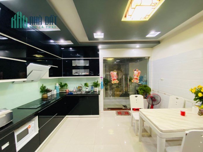 Chính chủ cần bán căn nhà 4 tầng mặt đường rộng 30m Thuộc Khu phố Tây 193 Văn cao – Hải An – Hải
