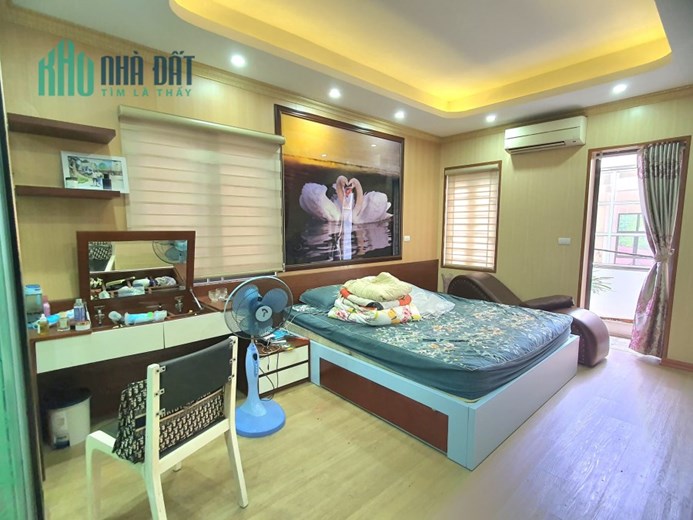 CẦN TIỀN BÁN GẤP NHÀ LÔ GÓC PHỐ LÊ LỢI HÀ ĐÔNG, 46M2, MẶT TIỀN 5.2M, 5 TẦNG MỚI Ở LUÔN.