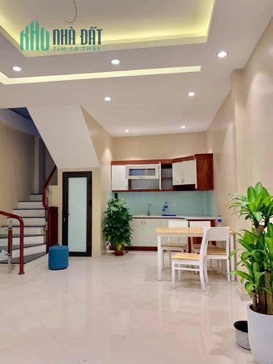 Bán nhà Phố Nguyễn Lương Bằng lô góc cực thoáng 40m2 4Tầng MT 5m giá chỉ 4,65 tỷ.