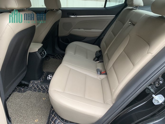 Bán xe Huyndai Elantra bản 1.6 AT Số 8 Phạm Văn Bạch, Yên Hoà, Cầu Giấy, Hà Nội.