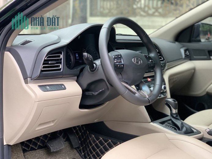 Bán xe Huyndai Elantra bản 1.6 AT Số 8 Phạm Văn Bạch, Yên Hoà, Cầu Giấy, Hà Nội.