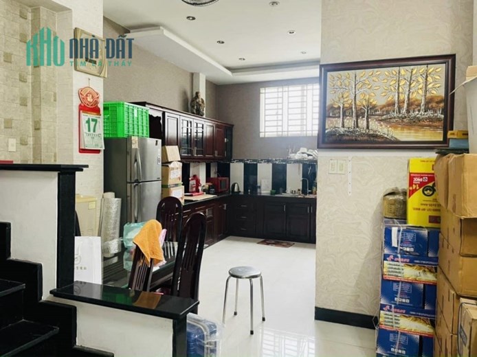 Mặt tiền Quận 5, 4 tầng, đường 12m, có vỉa hè, thu nhập 60 triệu/tháng. giá 15 tỷ