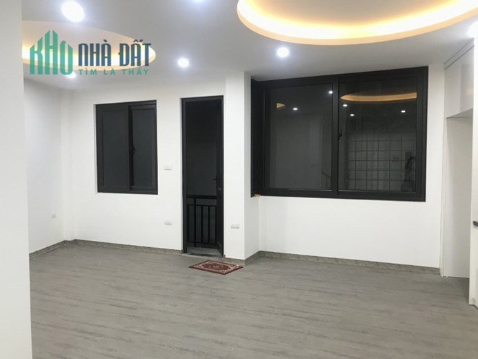 Bán nhà Láng Hạ Ba Đình 40m 5 tầng mặt tiền thoáng nhà đẹp ở ngay gần phố nhỉnh 4 tỷ lh 0975124520
