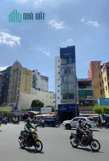 Tòa nhà 75 Phạm Viết Chánh, 1 hầm 7 lầu, sân thượng, diện tích sàn 900m2, giá 79 tỷ.