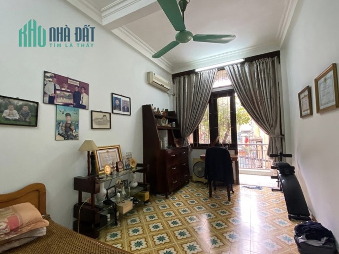 Bán nhà phố Trần Hữu Tước, phân lô, gần hồ, ô tô đỗ, kinh doanh, 45m, 8 tỷ