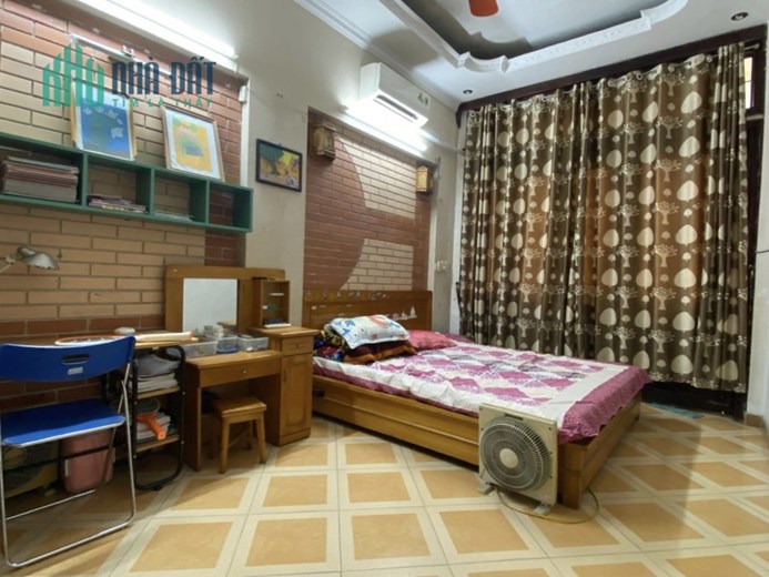 Bán nhà phố Trần Hữu Tước, phân lô, gần hồ, ô tô đỗ, kinh doanh, 45m, 8 tỷ
