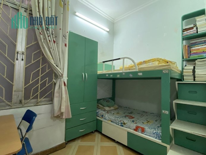 Bán nhà phố Trần Hữu Tước, phân lô, gần hồ, ô tô đỗ, kinh doanh, 45m, 8 tỷ