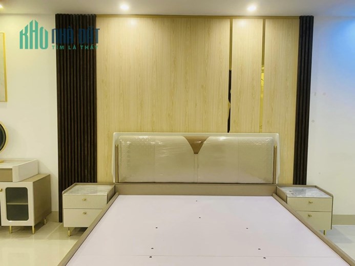 Bán ngôi nhà 55m2 phố Âu Cơ, Tây Hồ Ô tô đỗ cửa Thang máy OTIS 10m Ô tô tránh 9.2 Tỷ