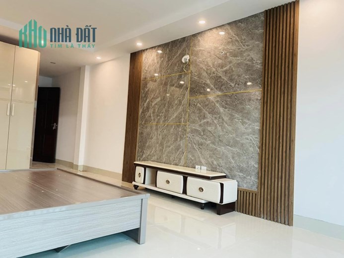 Bán căn nhà 54m2 phố Âu Cơ, Tây Hồ Ô tô đỗ cổng Thang máy ARITCO Ngõ Ô tô tránh 10m 9.5 Tỷ