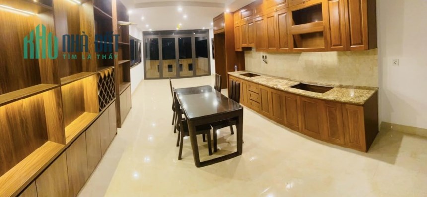 Bán ngôi nhà 57m2 phố Âu Cơ, Tây Hồ Ô tô đỗ cổng Thang máy FUJI 2 Ô tô tránh 10m 9.2 Tỷ