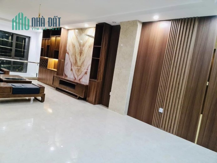 Bán nhà 57m2 phố Âu Cơ, Tây Hồ Ô tô đỗ cổng Thang máy XỊN 10m Ngõ 2 Ô tô tránh 9.4 Tỷ