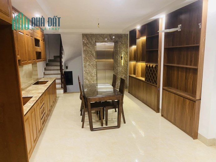 Bán căn nhà 58m2 phố Âu Cơ, Tây Hồ Ô tô đỗ cổng Thang máy XỊN 10m 2 Ô tô tránh 9.4 Tỷ