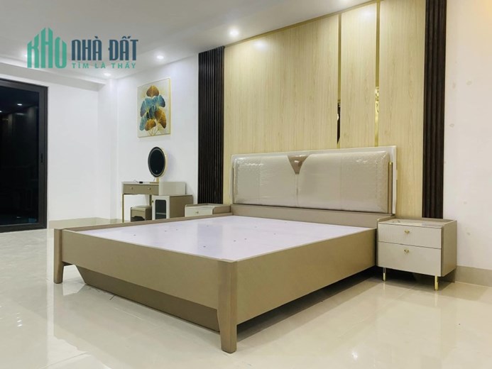 Bán nhà 58m2 phố Âu Cơ, Tây Hồ Ô tô đỗ cổng Thang máy Nhập khẩu 10m Ô tô tránh 9.2 Tỷ