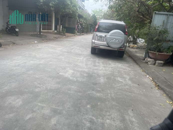 CƯC GẤP CỰC GẤP CẦN BÁN VỘI NGAY MẢNH ĐẤT   

   Diện tích 60 m mặt tiền 5 m đường 2 ô tô tránh