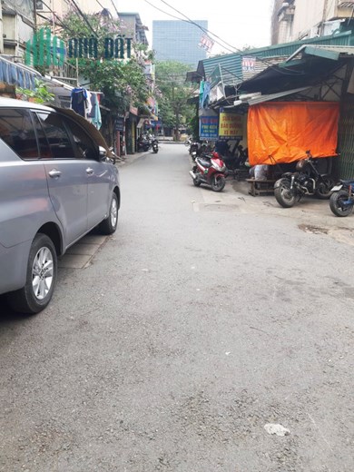 Bán CH TT 1,65 tỷ 50m - Phố Quỳnh Mai giá, NT cơ bản