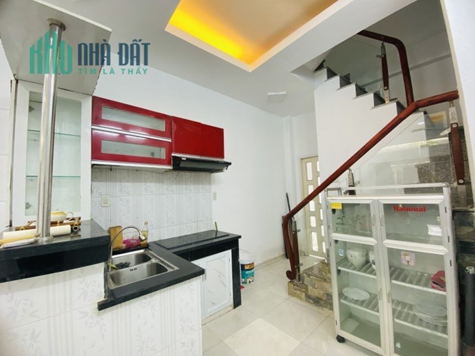Bán Nhà Sát MT Trần HƯng Đạo - Quận 1- 30m2 - 4 tầng - 3PN- Sân Thượng