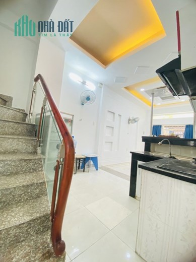 Bán Nhà Sát MT Trần HƯng Đạo - Quận 1- 30m2 - 4 tầng - 3PN- Sân Thượng