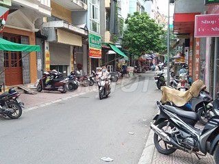 Chính chủ cần bán nhà mặt ngõ 154 Ngọc Lâm Long Biên
