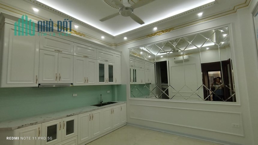 💥90m Mt 5m 19tỷ, Bán Nhà Nguyễn Ngọc Vũ Cầu Giấy, Oto Thang Máy Sát Phố Kinh Doanh💥