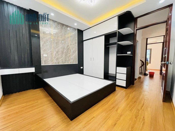 Bán nhà phố Quan Nhân - ô tô 5 tạ đỗ cửa - nội thấy đầy đủ - sổ đỏ vuông đét - 4,65 tỷ