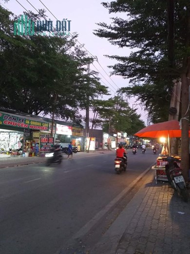 ĐƯỜNG NHỰA XE HƠI , GẦN MẶT TIỀN NGUYỄN VĂN TẠO. 
PHÙ HỢP ĐẦU TƯ - XD MỚI.(5*20  )   chỉ