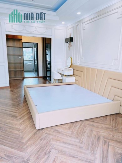 💥Bán Nhà Nguyễn Ngọc Vũ Cầu Giấy, Oto 2 Thoáng Sát Phố, 81m Mt 4.5m 10.7tỷ💥