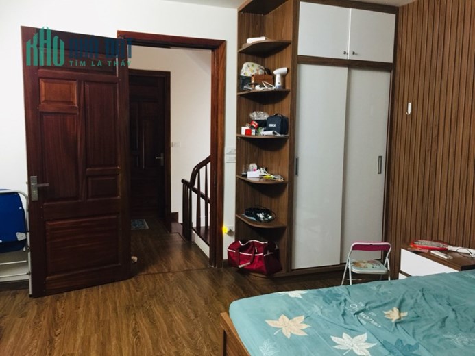 Bán nhà Nguyễn Văn Huyên,Cầu Giấy 39/42m2 x 5 tầng, an sinh đỉnh, tặng toàn bộ nội thất giá 6.5 tỷ