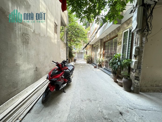 Bán Nhà Ngã Tư Sở , Ngõ rộng thênh thang, gần phố. 38m x5 tầng. MT 3,7m. giá 4,x tỷ