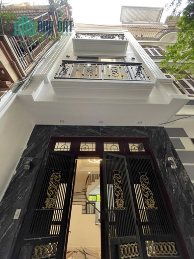 Bán Nhà Ngã Tư Sở , Ngõ rộng thênh thang, gần phố. 38m x5 tầng. MT 3,7m. giá 4,x tỷ