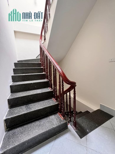 Bán Nhà Riêng Phố Nguyễn Phúc Lai Đống Đa 38m - 5 T - MT4.8m Giá 5.2 tỷ Cách Phố 10m , kinh Doanh