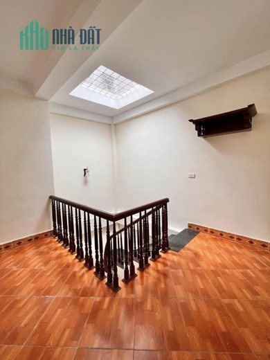 Bán Nhà Riêng Phố Nguyễn Phúc Lai Đống Đa 38m - 5 T - MT4.8m Giá 5.2 tỷ Cách Phố 10m , kinh Doanh